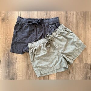 Loft Two Lightweight Elastic Tie Waist Shorts Gray/Green Size Medium